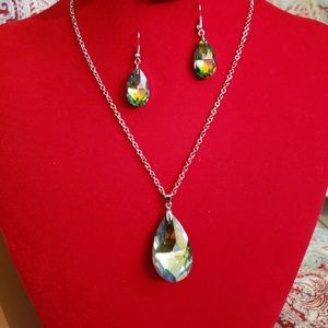 Blingy Green Necklace, earring and bracelet set